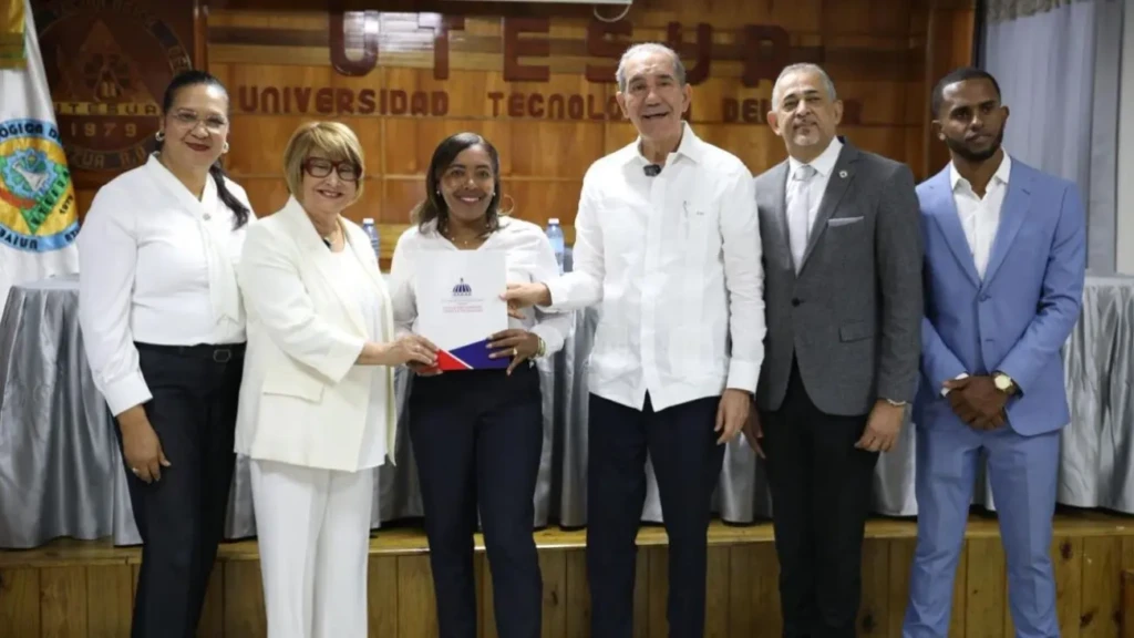 becas-mescyt-etesur