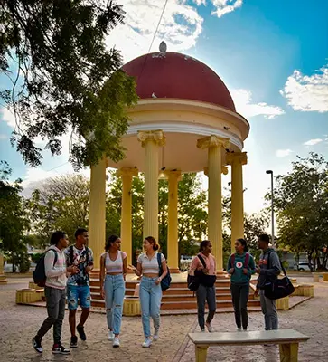 portada-estudiantes-parque-azua-utesur